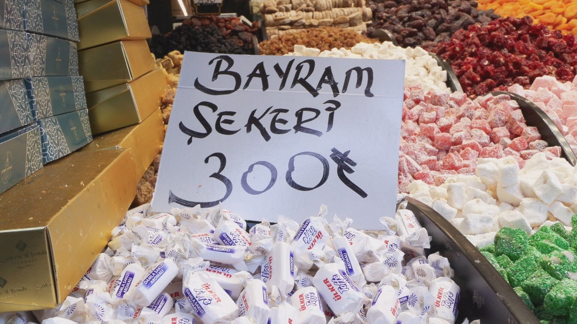 I S T A N B U L E M I N O N U N D E B A Y R A M A L I S V E R I S I 1220962 363069